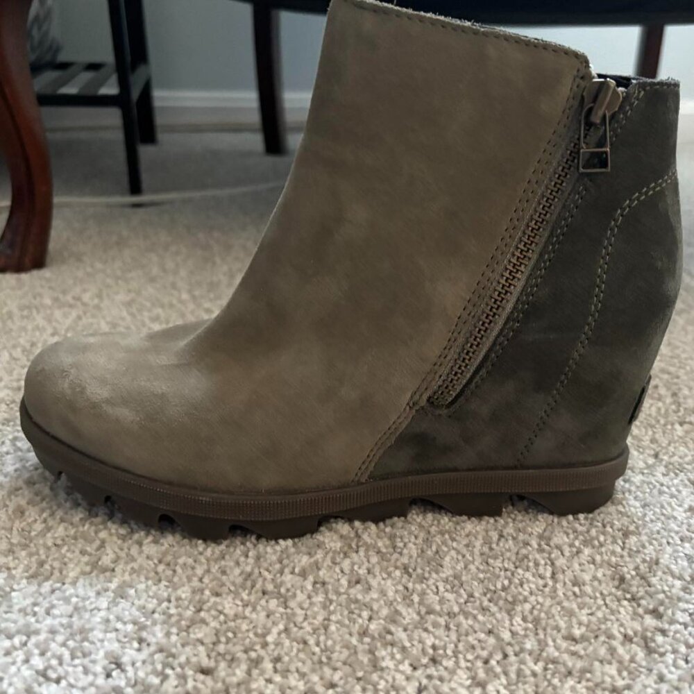 Sorel Joan of Arctic Suede Wedge II Ankle Boots 3" Wedge Size 7.5
